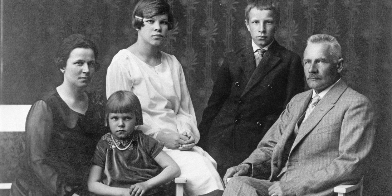 Kallen perhe 1930.jpg